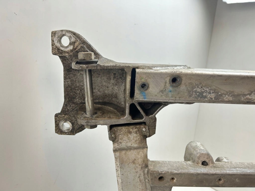 2016 tesla model s подрамник p105627700e в Украине