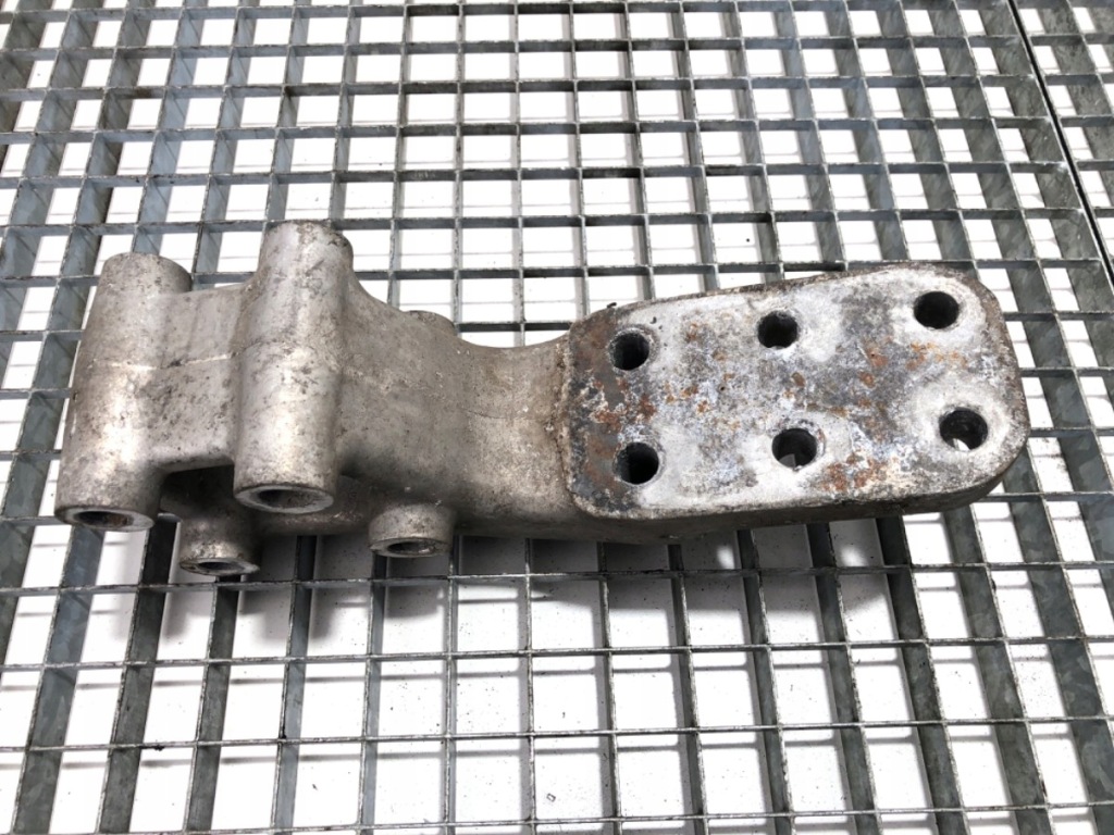 Купити Кронштейн кабіни правий renault trucks t 22383055