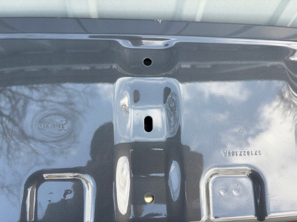 Кришка багажника задній задня volkswagen tiguan 3 3 571 od 2024 24 2025 25 Оригінал