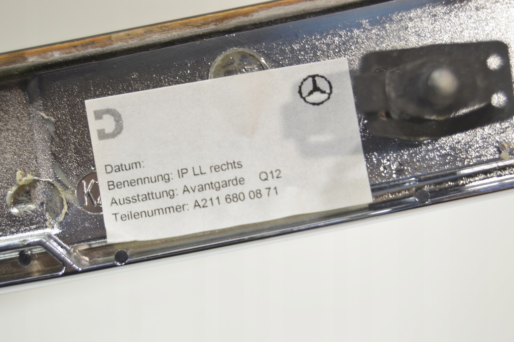 фото №14, Молдинг декоративная панели приборной панели drewno mercedes e klasa w211 avantgarde