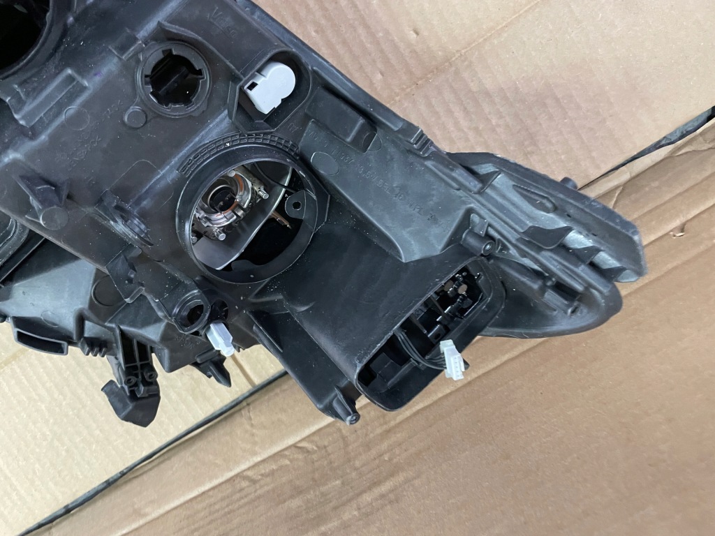 фото №5, Лампа передняя правая renault megane iv 260100141r