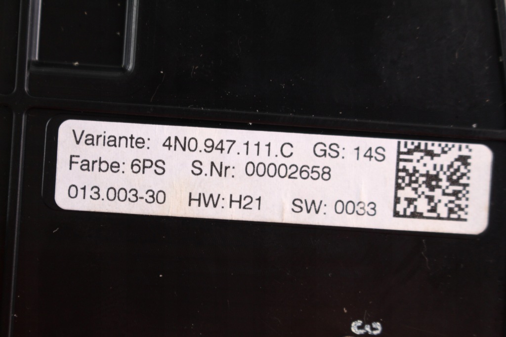 фото №9, Audi a8 d5 лампа led стельовий задня s-line 4n0947111c 2018r