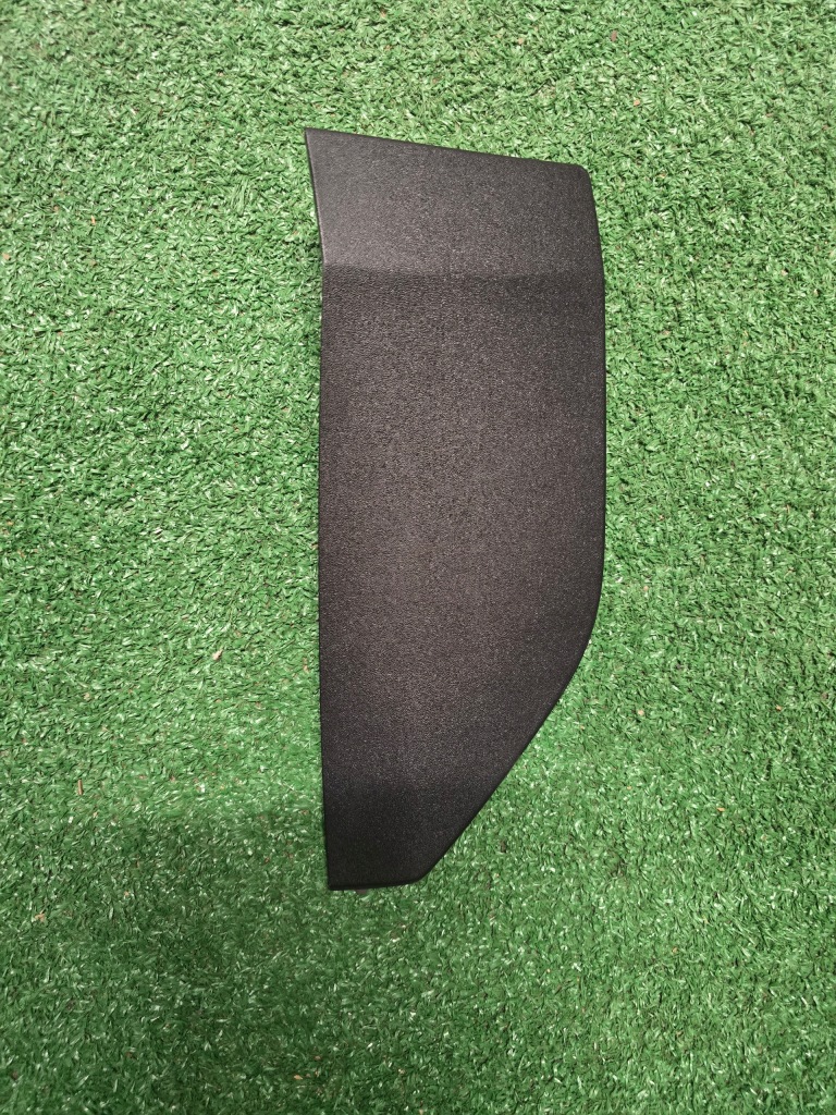 фото №1, Накладка край поріг права задня porsche taycan 9j0