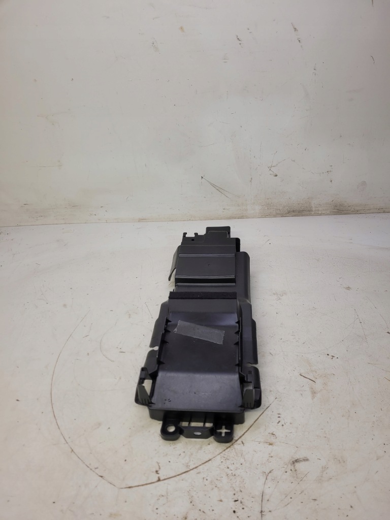 фото №1, Кронштейн кронштейн домкрата audi a4 b9 8w0863051b