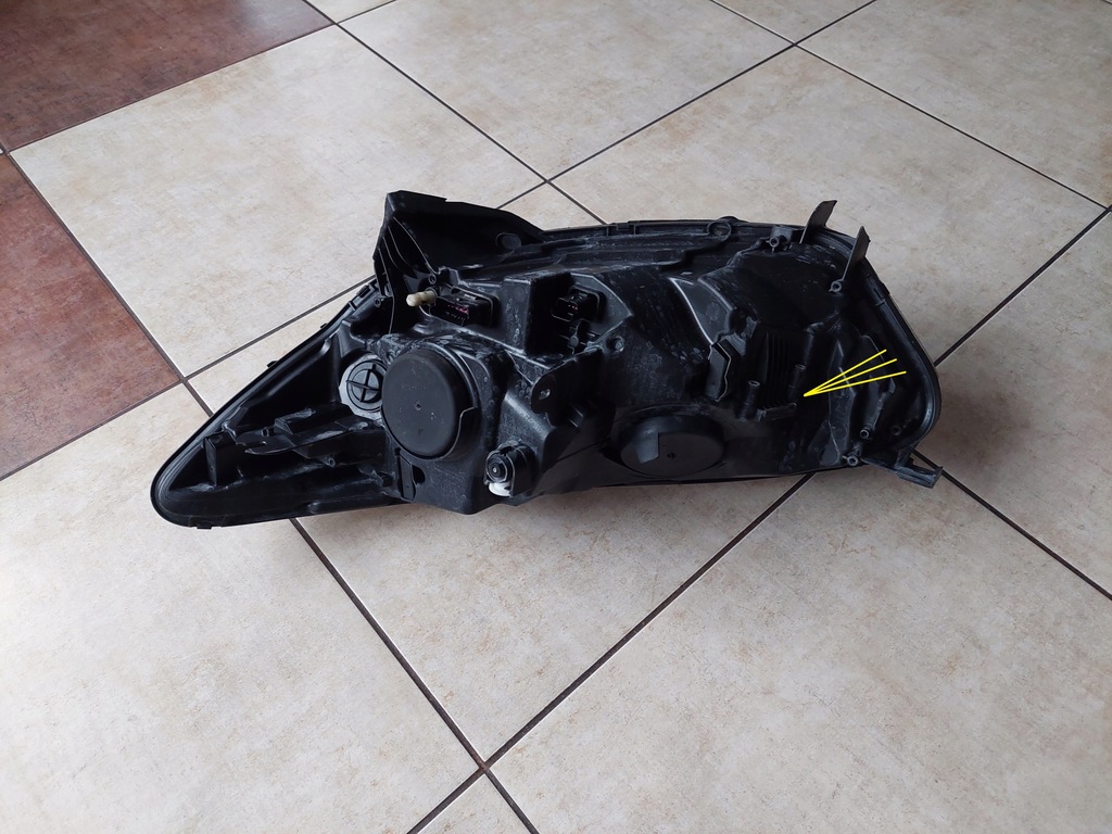 фото №5, Правая лампа - линза - czarna - renault captur