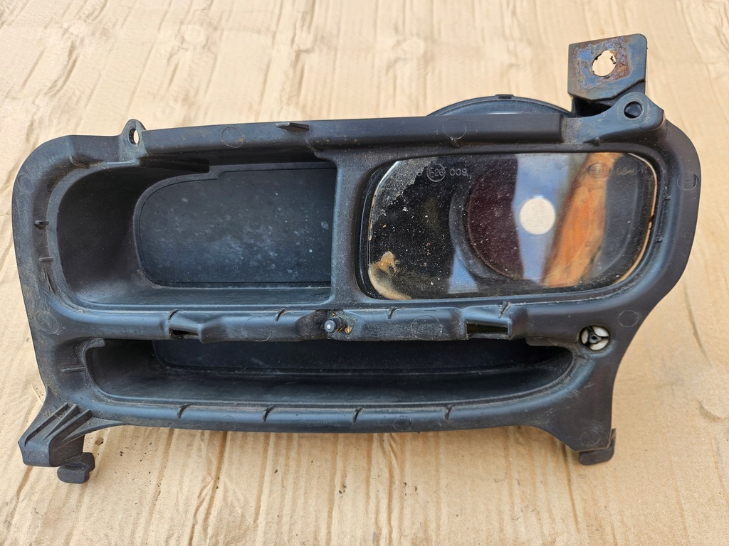 фото №1, Toyota avensis t25 03-06 противотуманная фара рамка левый