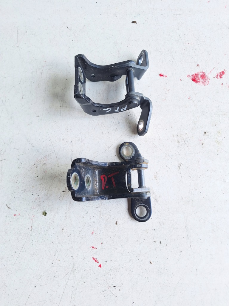 фото №1, Honda cr-v vi 2023- петля дверь правый задняя 2szt