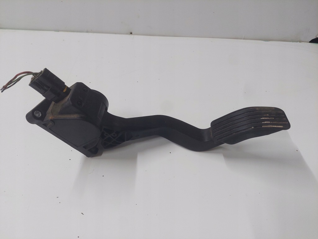 фото №1, Потенціометр газу citroen c2 1.1 9680756880