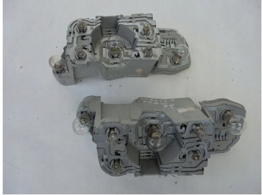 фото №1, Цоколь вкладыш лампы задняя задний corolla verso ii