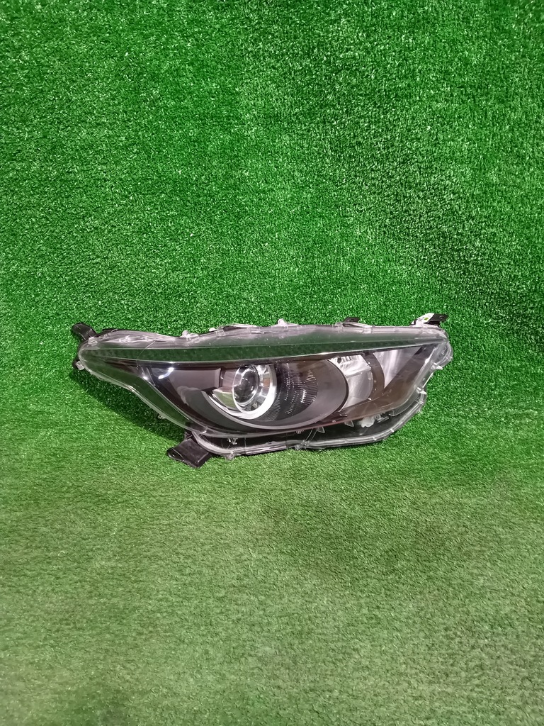 фото №1, Фара правий лампа права toyota yaris 4 iv p21