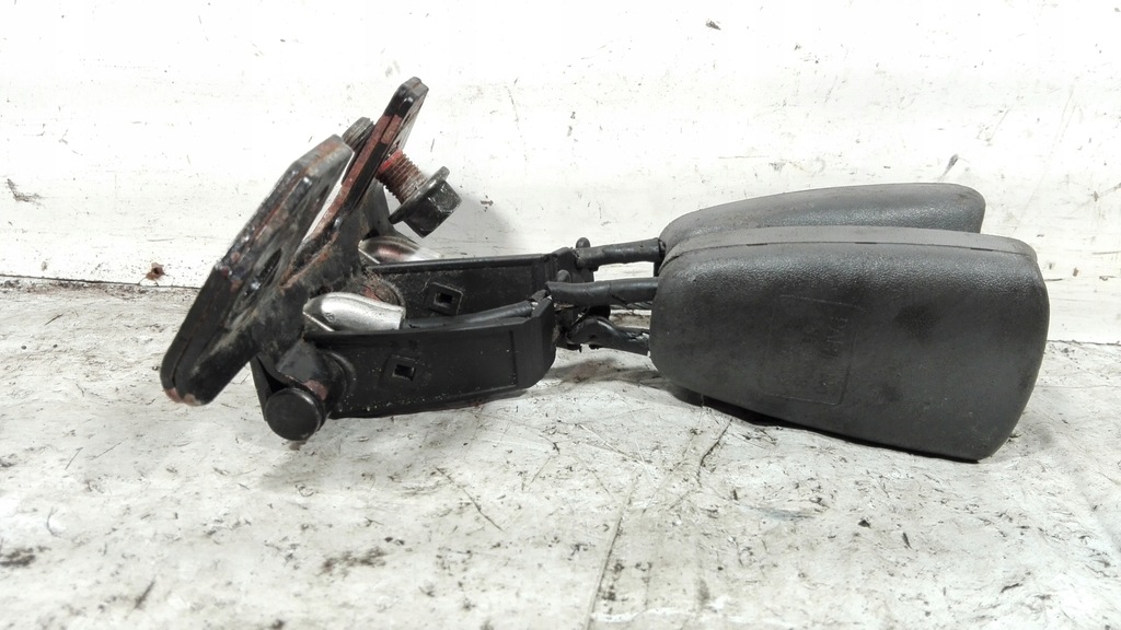 фото №1, Кліпса замок поперечина задня сидіння volvo v40 s40