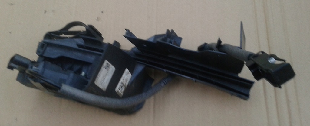 фото №7, Замок дверь правый перед передний ford focus iii mk3 bm5a-a21812-bf 4 pin