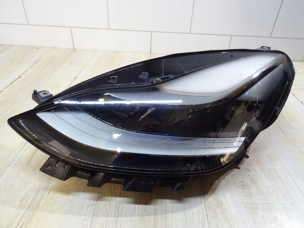 Купити Фара ліва перед tesla model 3 y рестайлінг  full led 1514952-00-e llu