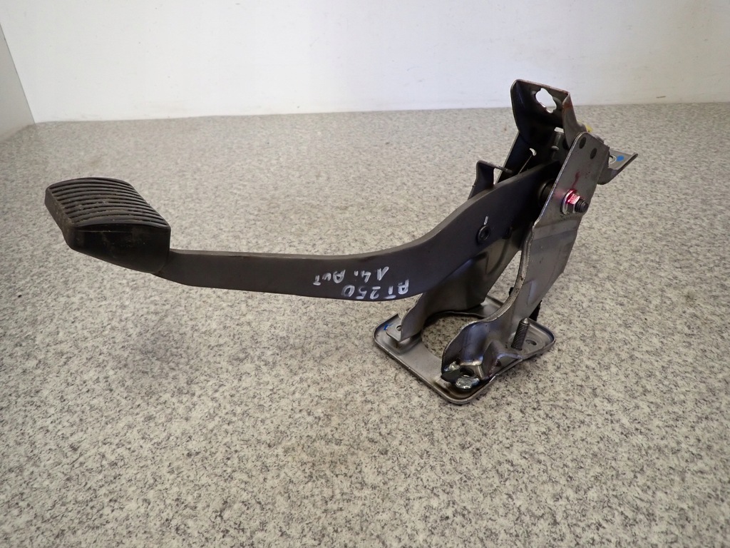 фото №1, Chevrolet aveo t250 1.4i автоматическая коробка передач педаль тормоза