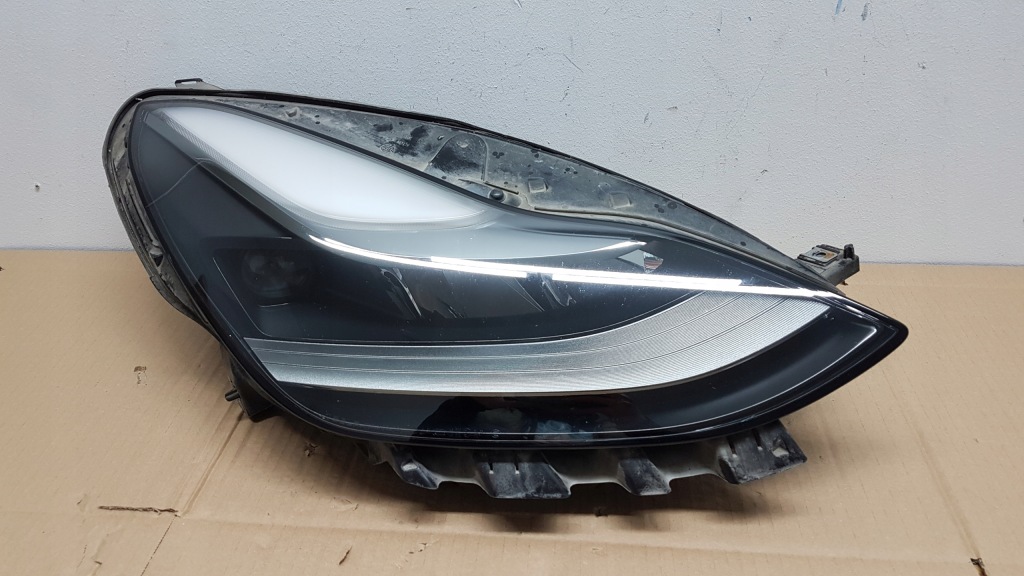 Купити Фара перед правий tesla 3 y рестайлінг  full led 1514953