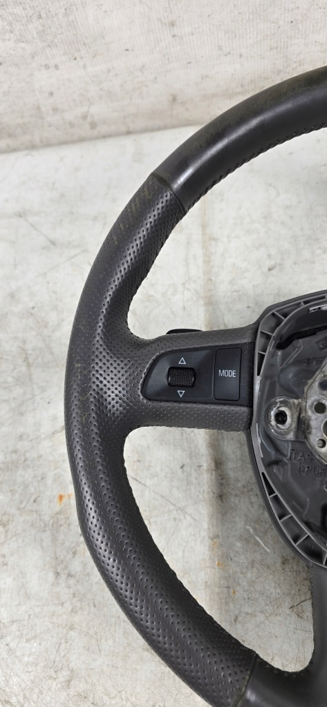 Руль мультифункция audi a3 8p a4 b6 b7 8p0419091bm цвет achat с Разборки