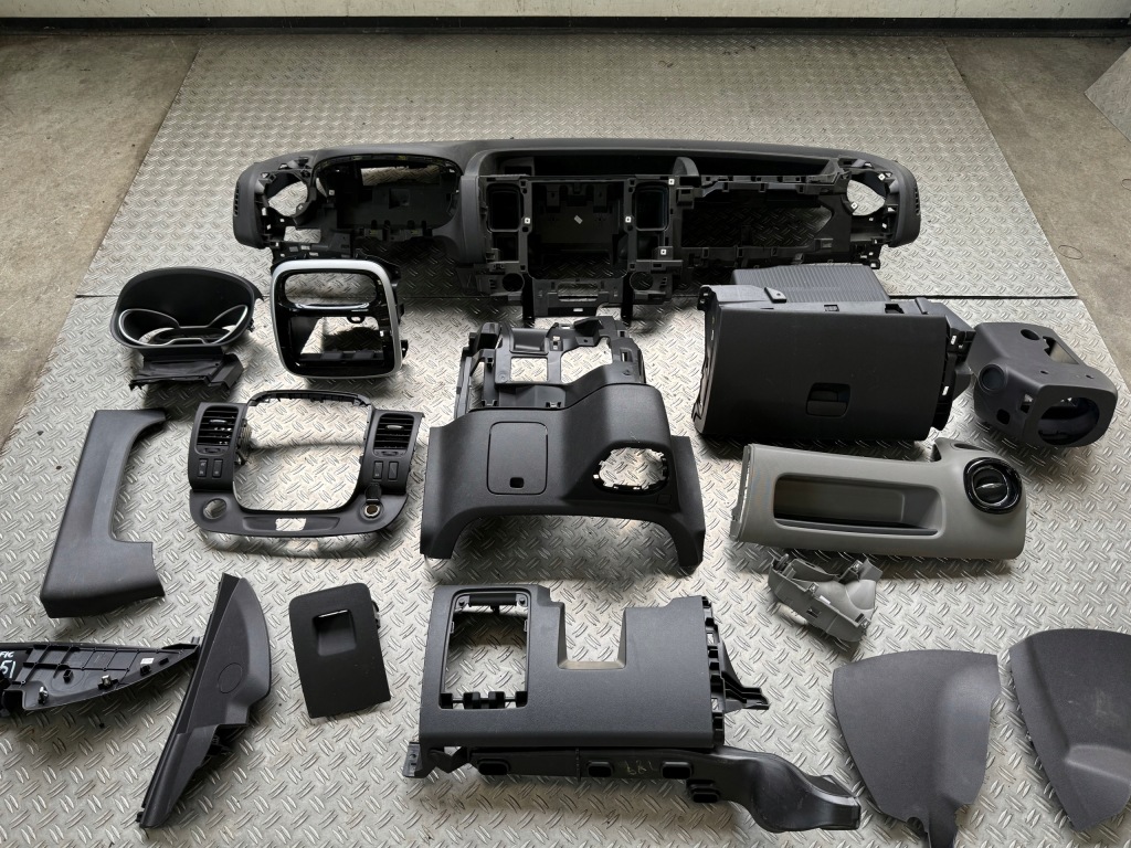 фото №1, Trafic iii 15- консоль панель приладів приладова панель приладів