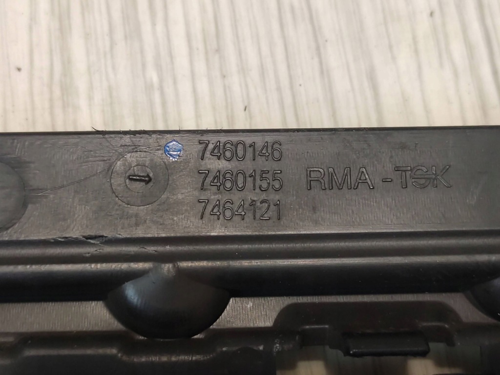 Bmw 2 f45 рестайлинг  решётка средняя бампера перед 7460146 Оригинал