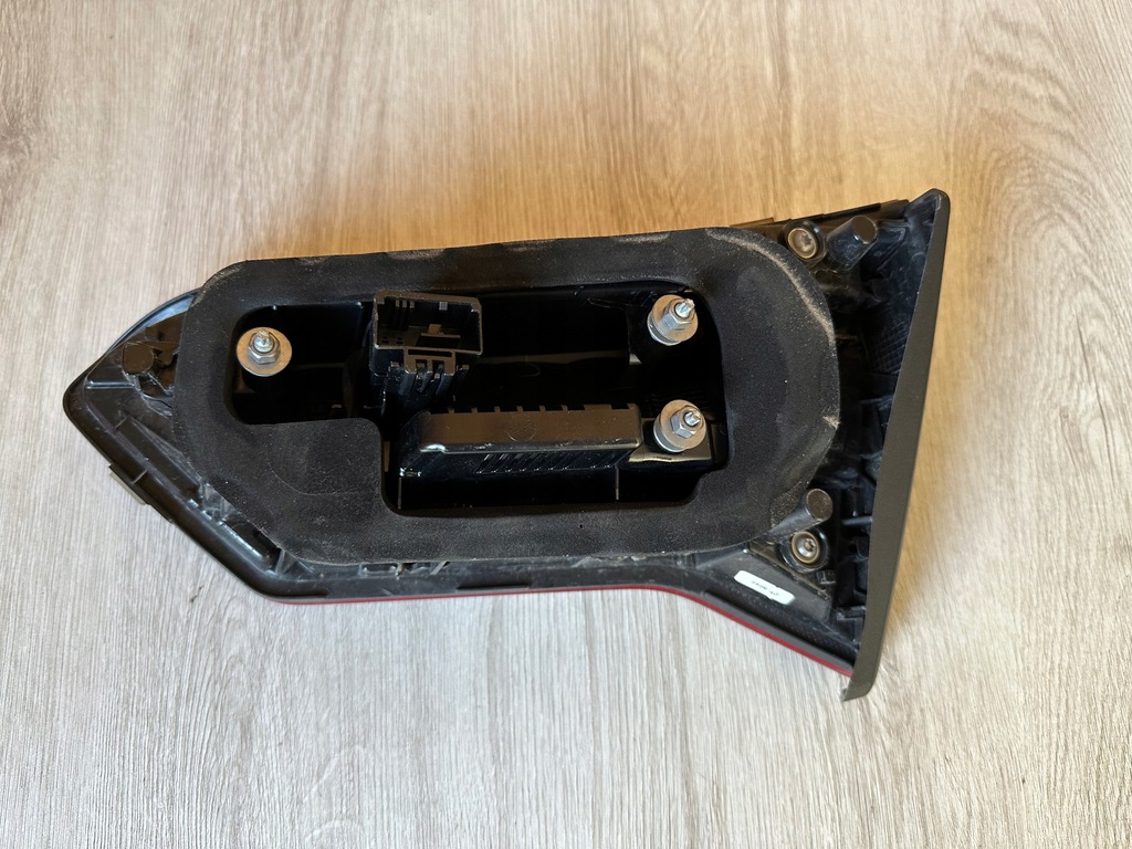 фото №2, Лампа задняя левая vw 2ga t-roc 2ga945093