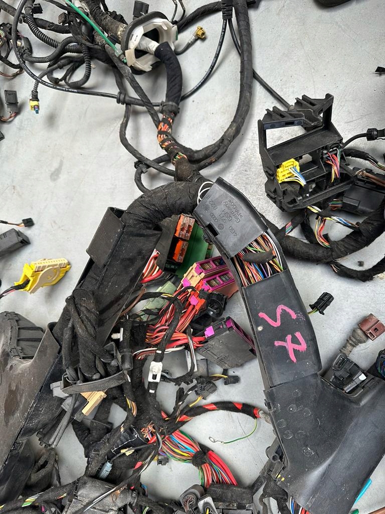 фото №1, Электропроводка салона комплектная audi 4g0 s7 4,0 tfsi