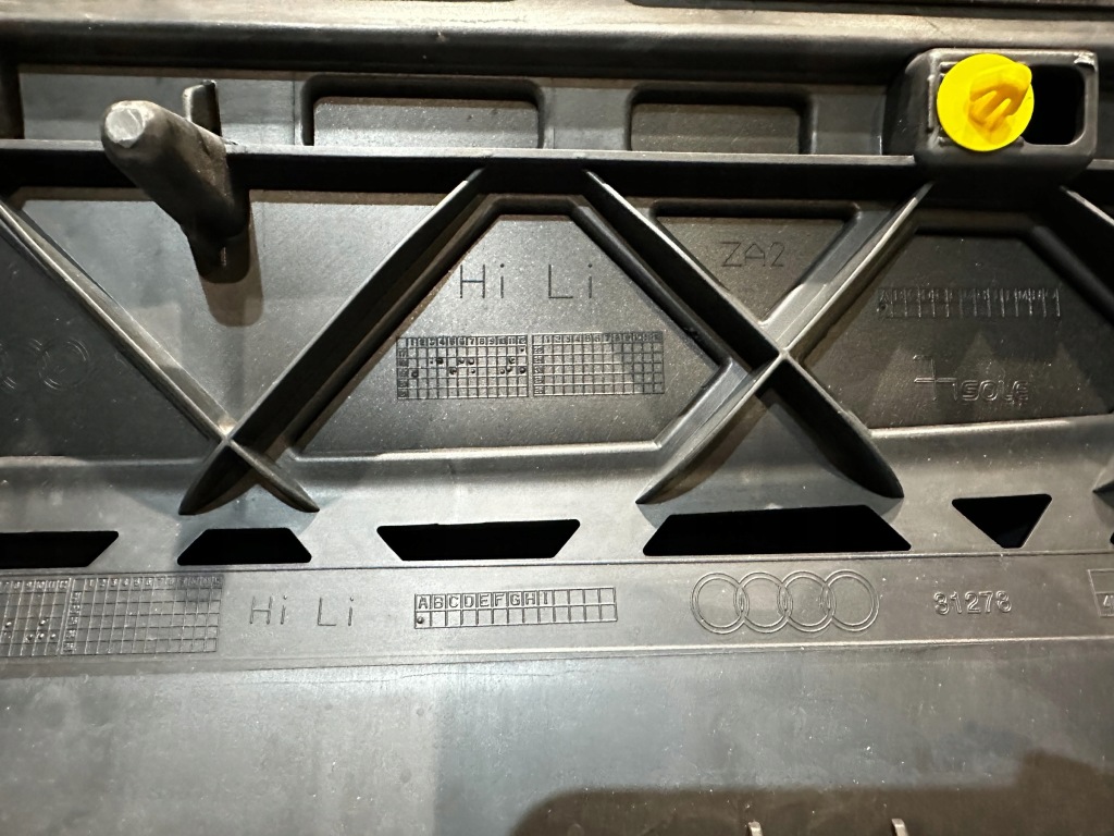 фото №10, Audi rsq8 q8 накладка молдинг панель дверь lh 4m8853969d 4m8853059e