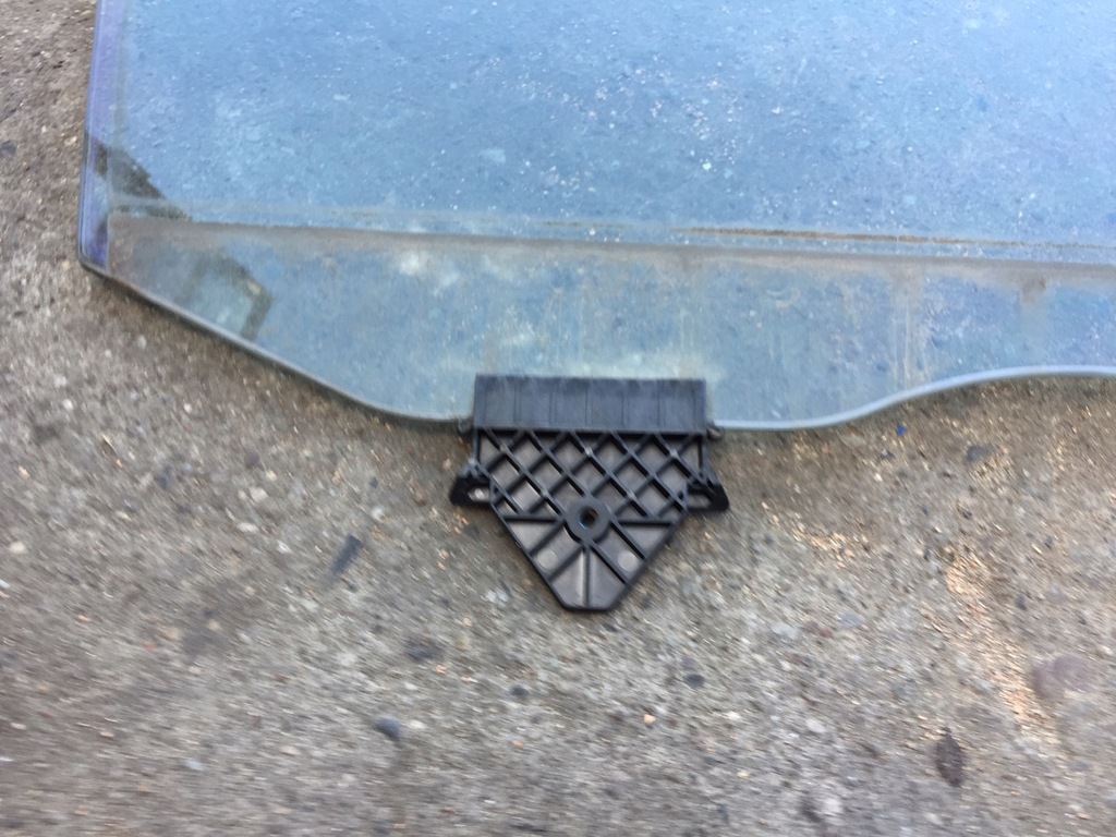 фото №7, Audi a8 d3 стекло боковая дверь правый задняя двойной