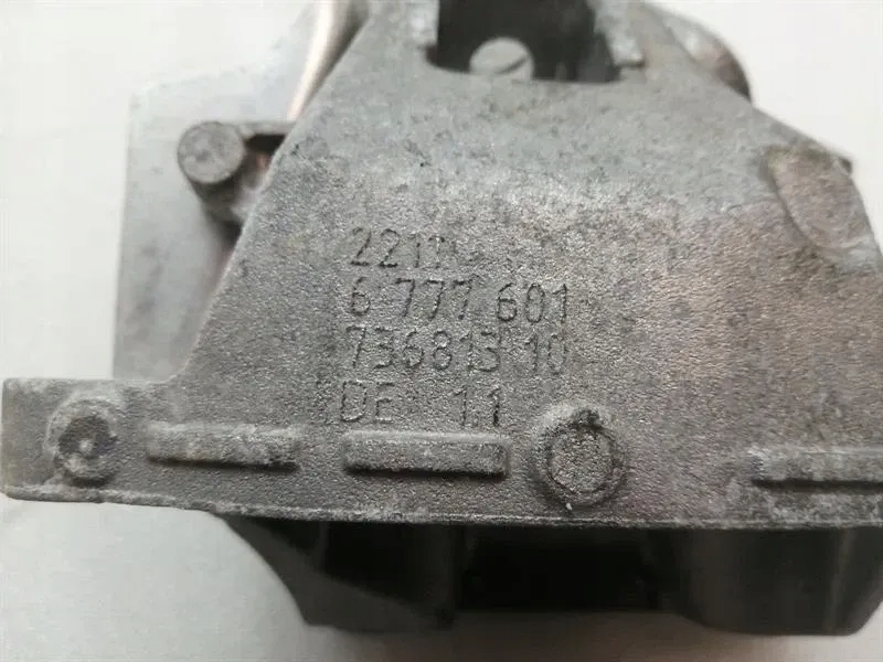 фото №6, Rolls royce ghost series ii 2 двигун кронштейн set 22116777599 двигун тримач