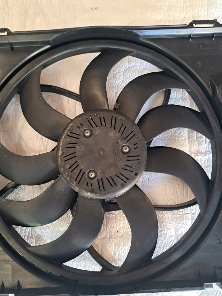 Купить Bmw f20 f30 вентилятор радиатора 8616315 d1543