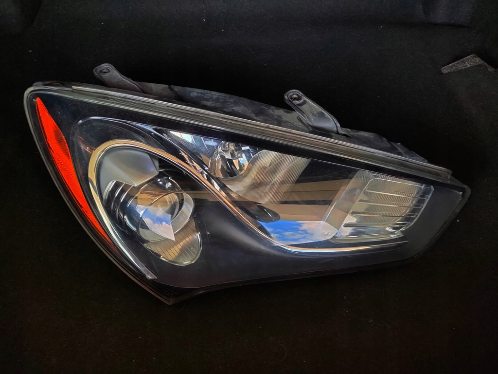 фото №1, Фара лампа правая hyundai genesis coupe 2013