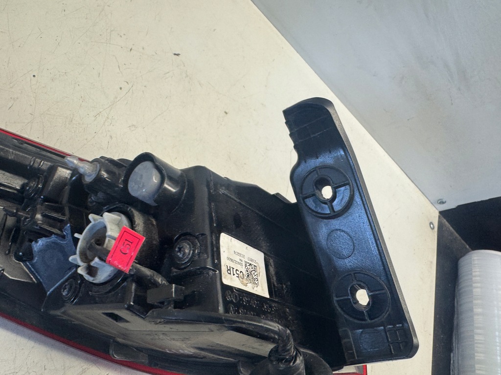 фото №10, Hyundai kona lift лампа правий задня 92402j9600