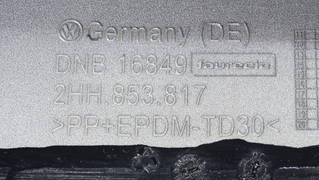 фото №9, Amarok молдинг крыла задняя левый 2hh853817 бежевая