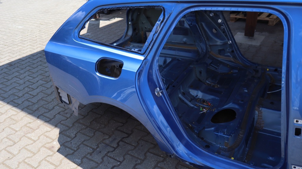 фото №2, Volvo v90 чверть крила права задня 720-16