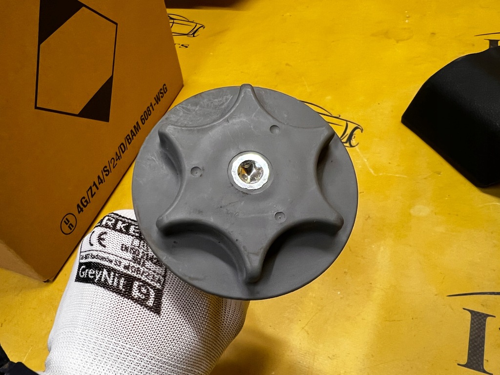 фото №4, Болт кронштейн колеса запасного renault talisman