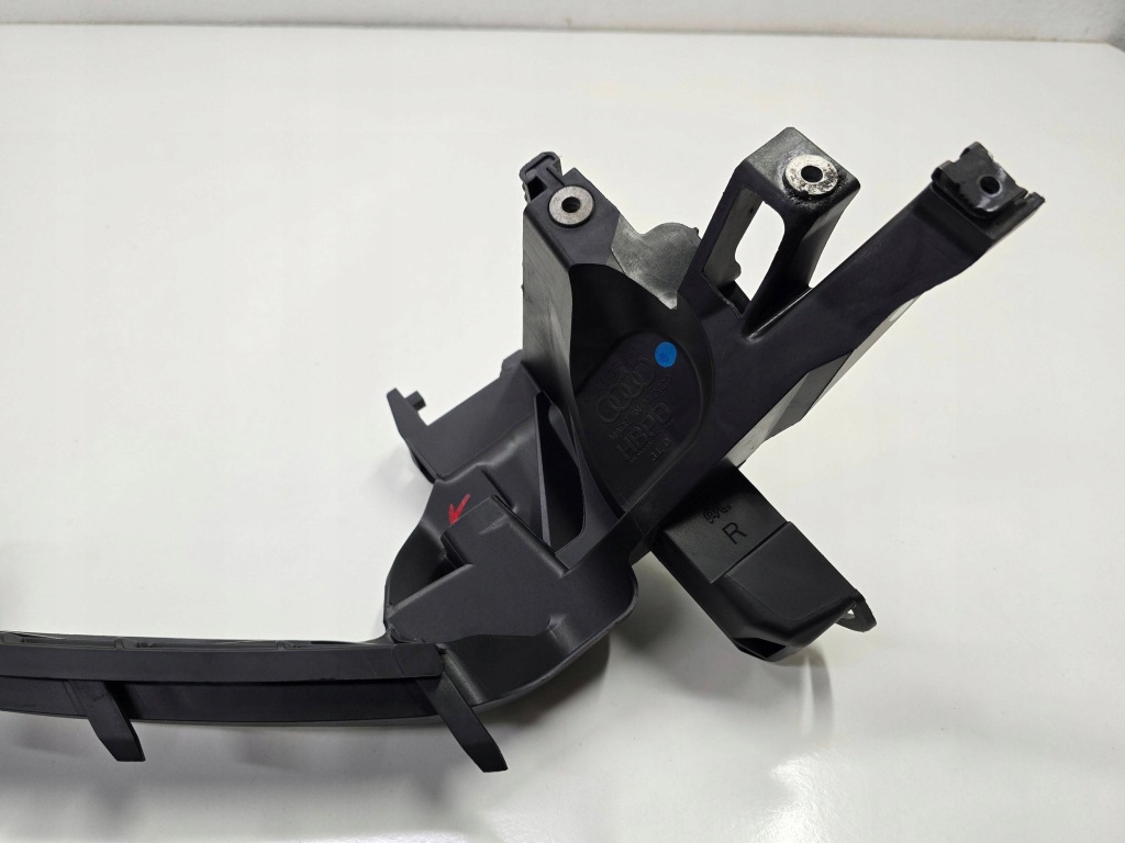 Купить Кронштейн  кронштейн держатель фары audi q5 2 рестайлинг  80a 21- правая  oem 80a805608b