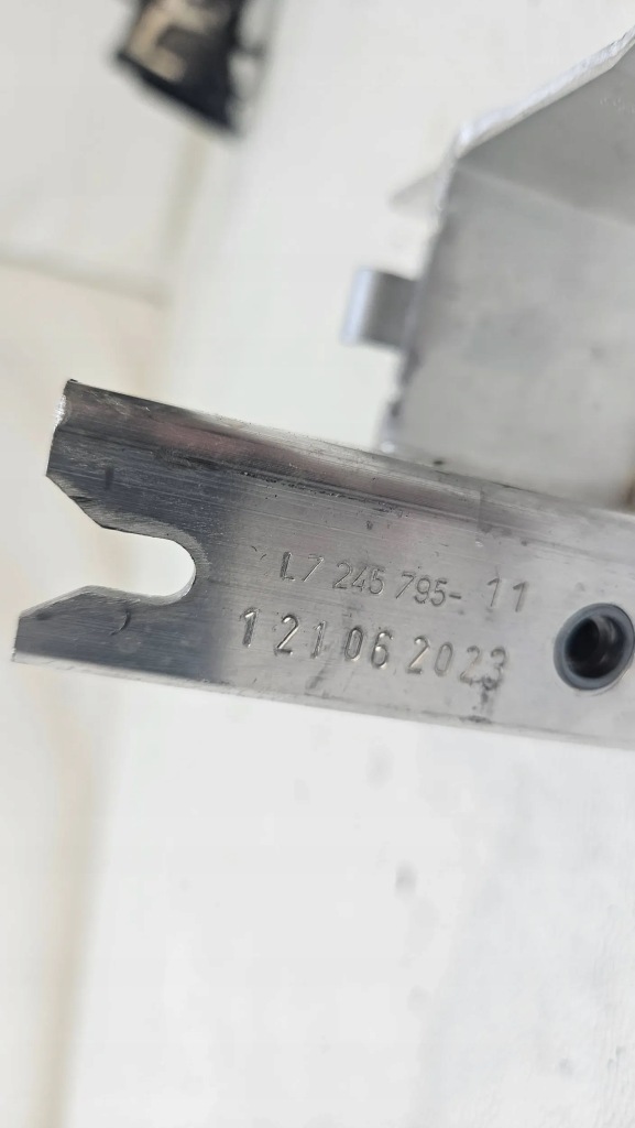 Кронштейн кронштейн радиатора bmw f30 f31 l72457975-11 Недорого