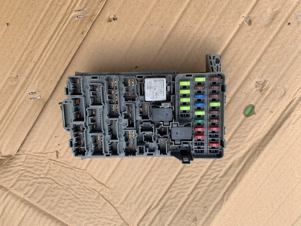 фото №1, Коробка предохранителей honda crv ii 2.2 ictdi