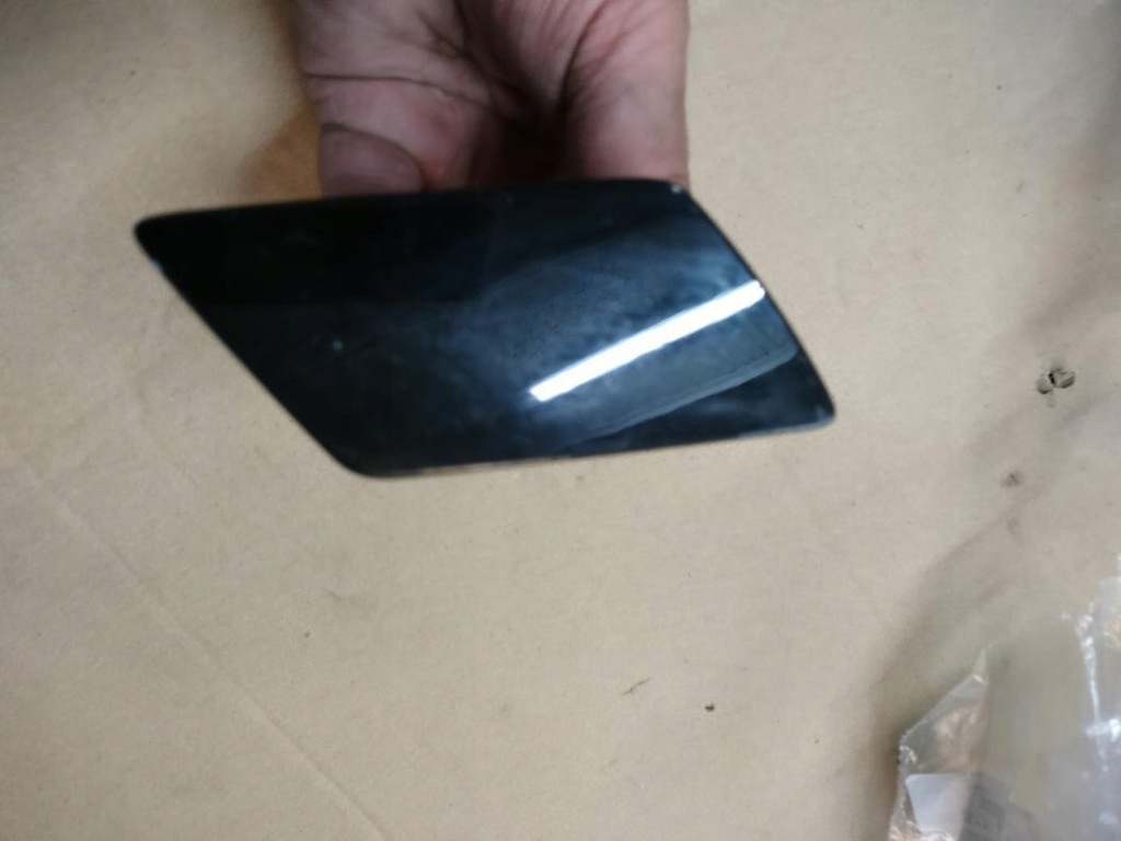 фото №1, Заглушка распылителя audi q5 80a lift s-line правая оригинальный номер