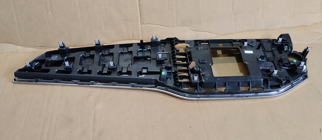 фото №9, Dekor панели консоли mercedes e klasa w214 a2146803003 ambiente