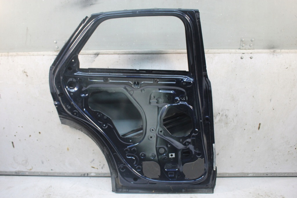 Дверь левое задняя mazda cx-30 cx30 dfr573010 Недорого