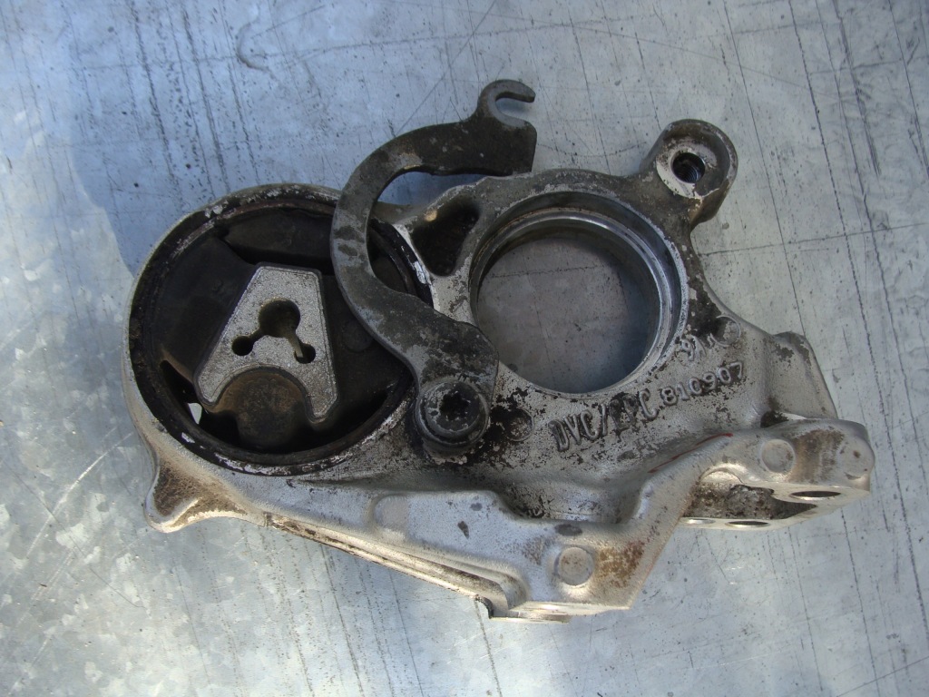 фото №1, Опора кронштейн полуось peugeot 3008 i 1.6 vti