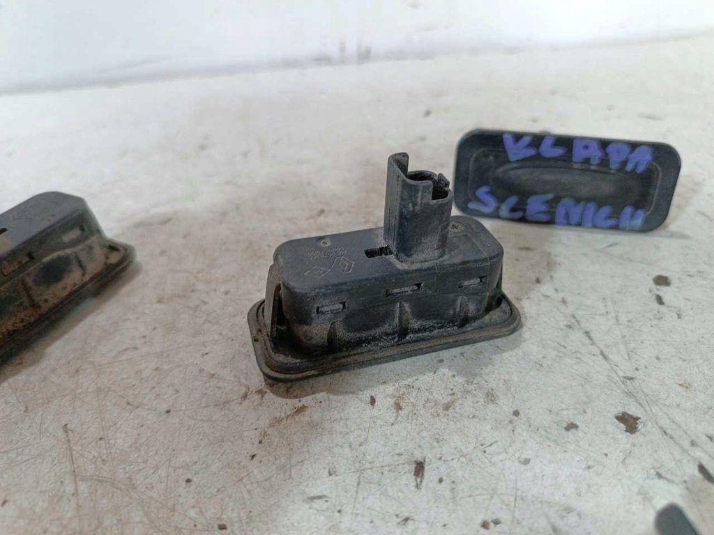 фото №4, Кнопка открывания крышки renault clio iii scenic ii 8200076256