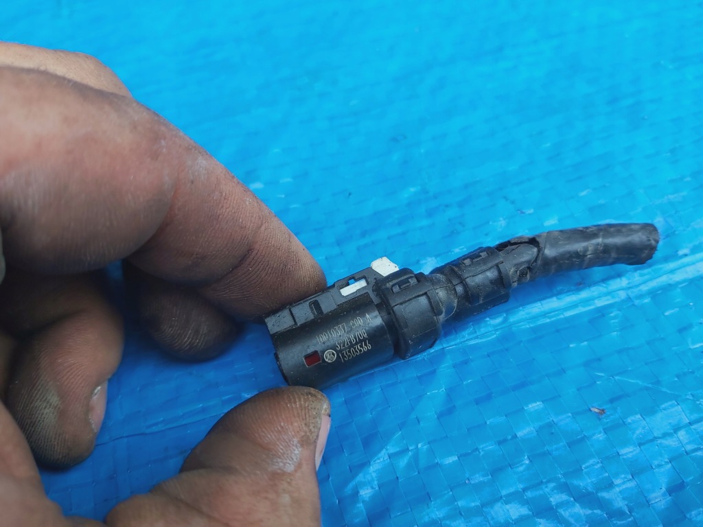 фото №11, Opel-części astra j штекер датчика оливи 1.6 cdti