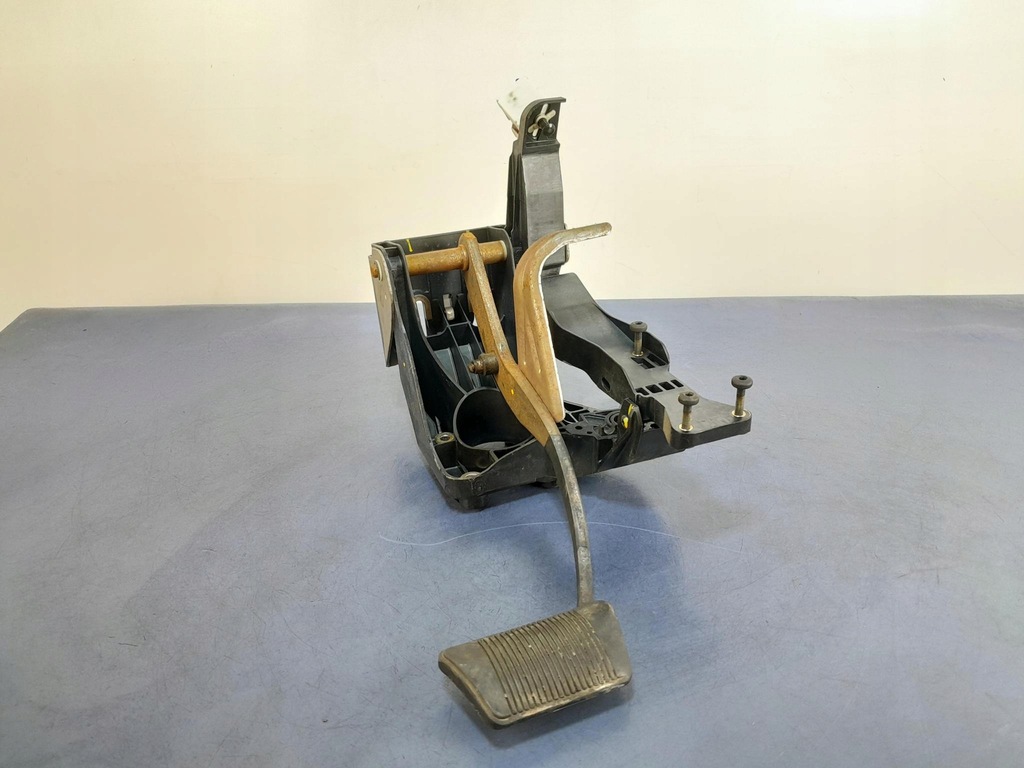 фото №1, Chrysler pacifica i 4,0 педаль основание тормоза