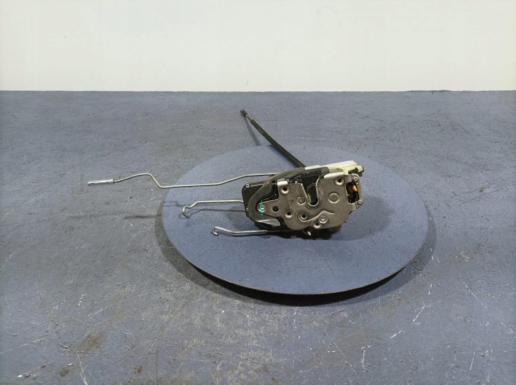 Opel ampera замок двері перед передній лівий 7 pin 13579497 Оригінал