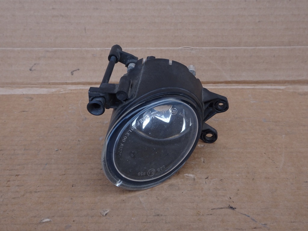 фото №1, Volvo c30 c70 противотуманная фара правый 31213176