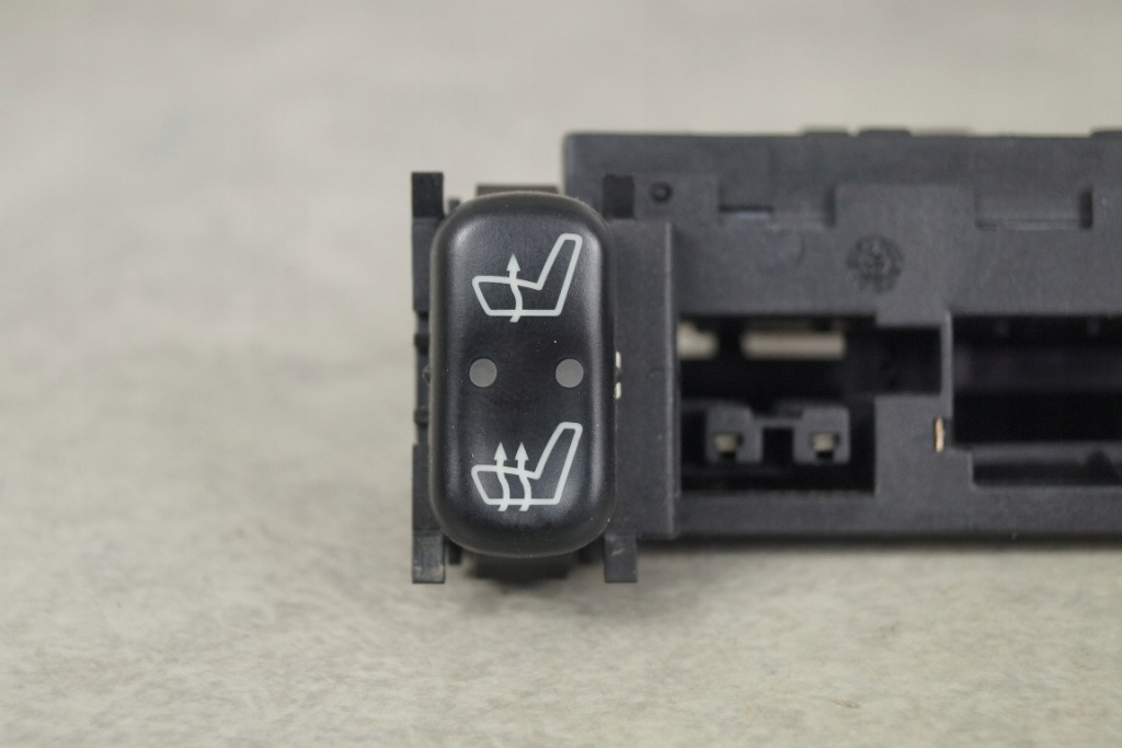 фото №2, Переключатель подогрев сидений mercedes slk r170