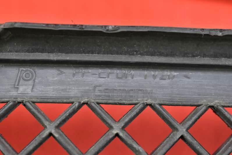 фото №10, Решётка бампера средняя 7118161 bmw e87 04-07