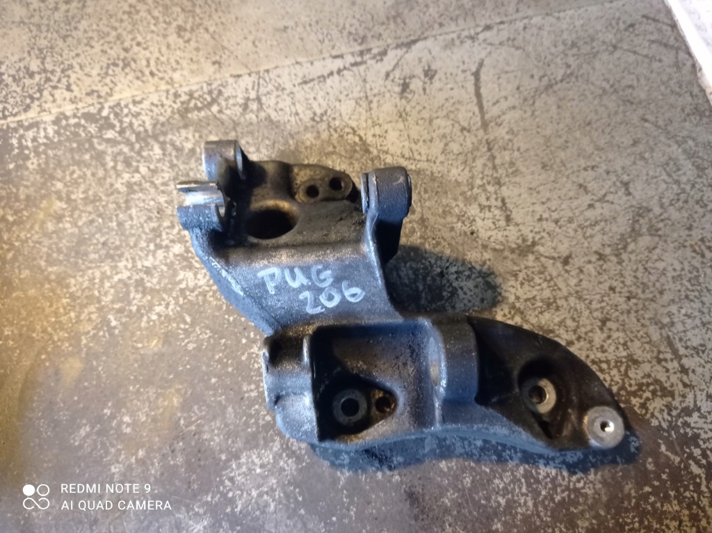 Купить Citroen peugeot - кронштейн генератора 9641715580