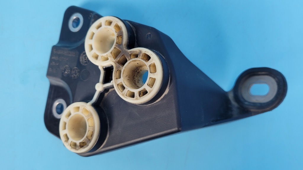 фото №13, Mercedes eqe 350+ 23r кронштейн кронштейн насоса abs a2954300000