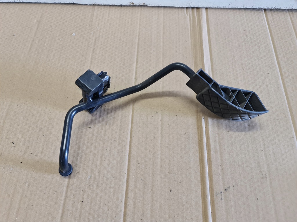 фото №1, Педаль газа audi a8 d2 eu автоматическая коробка передач 4d1721507j